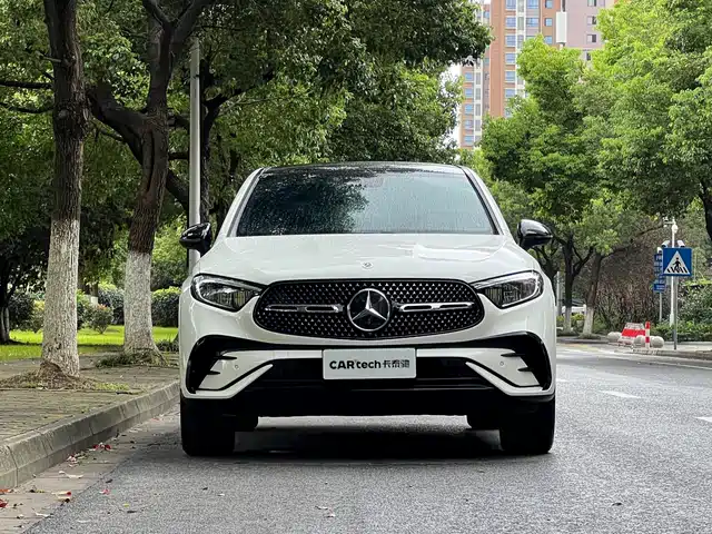 Mercedes-Benz GLC Coupe 2025 GLC 260 4MATIC Coupe SUV — фото 2