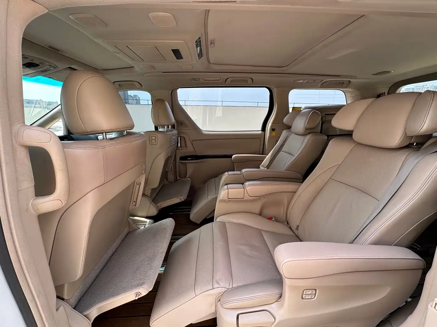 Toyota Alphard 2012 3.5L Luxury Edition фото 5