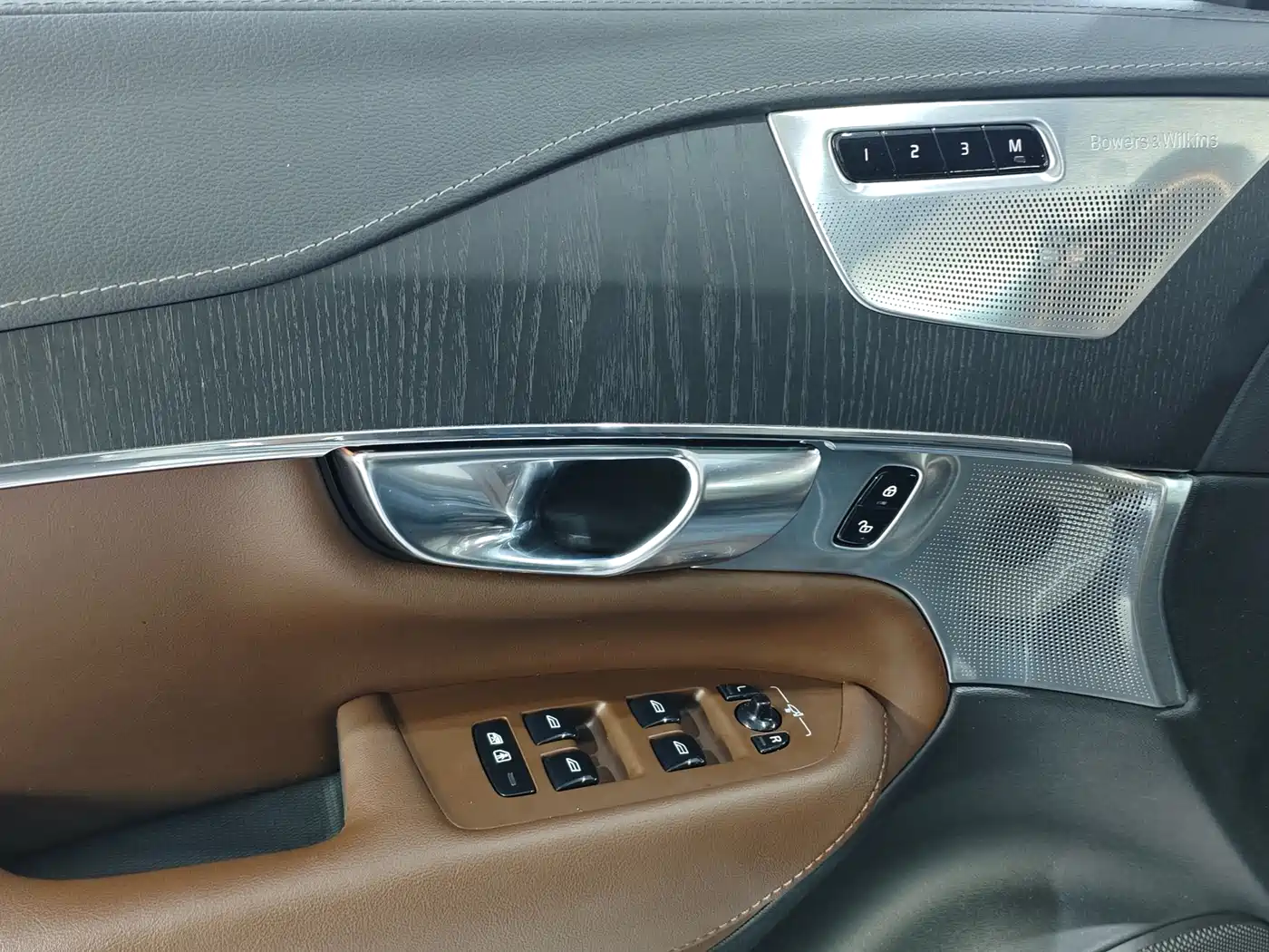Volvo XC90 Plug-in Hybrid 2021 E-Drive Hybrid T8 Premium Luxury 7-Seater фото 11