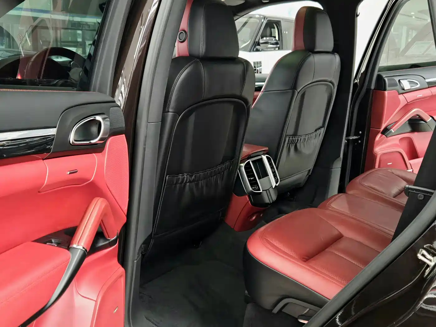 Porsche Cayenne New Energy 2016 Cayenne S E-Hybrid 3.0T фото 19