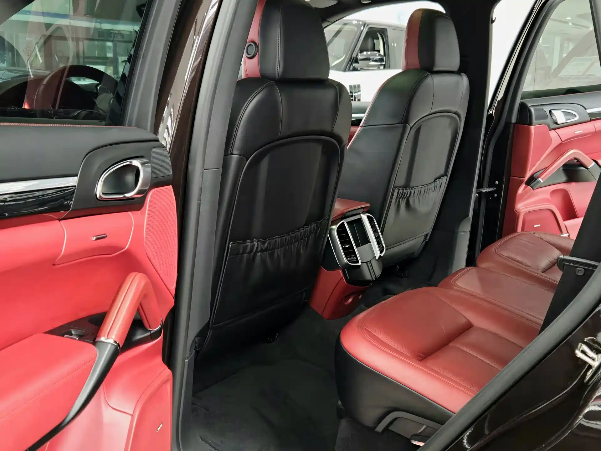 Photo 19 - Porsche Cayenne New Energy