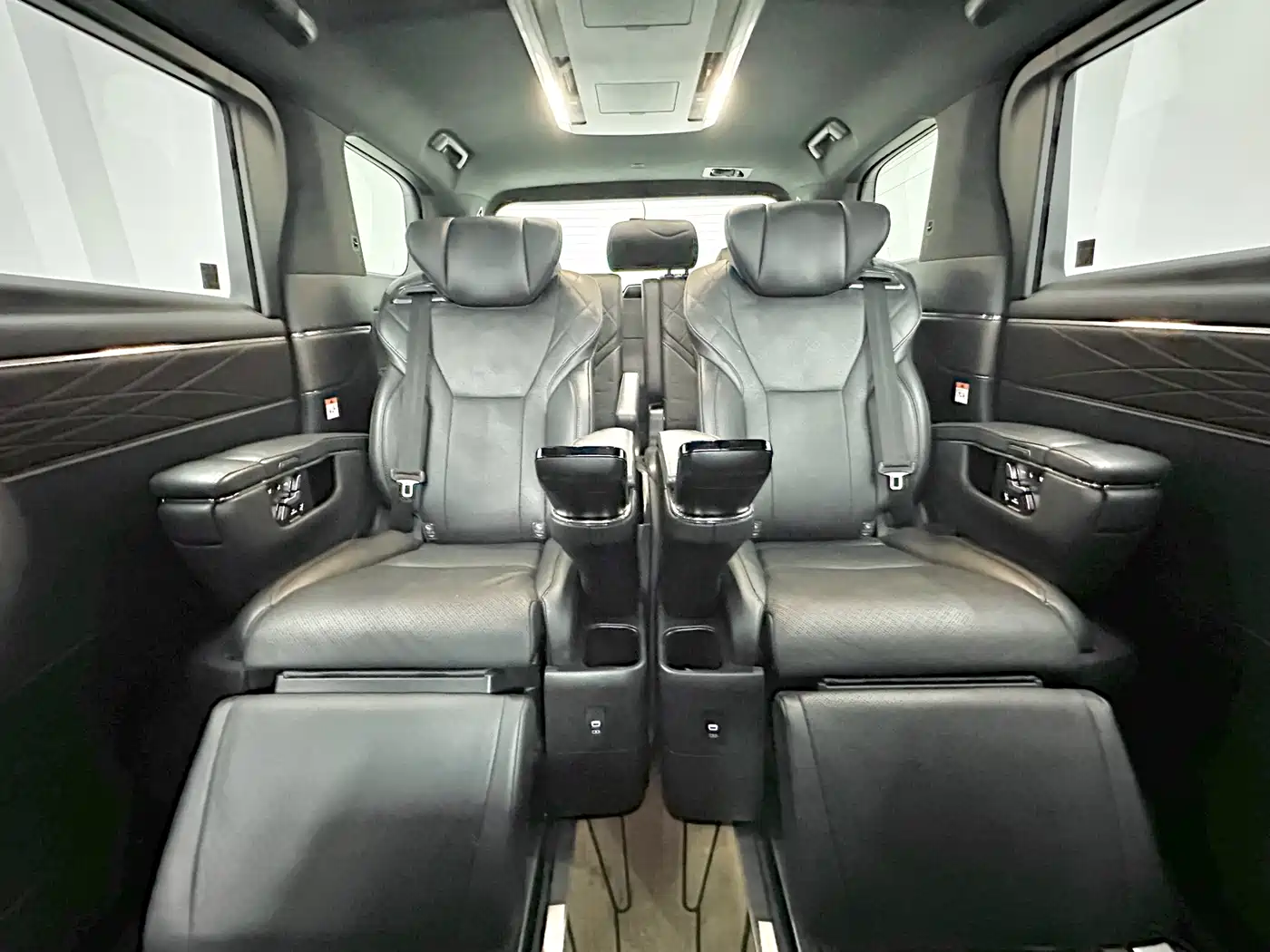 Toyota Alphard 2024 Hybrid 2.5L Prestige Edition фото 17