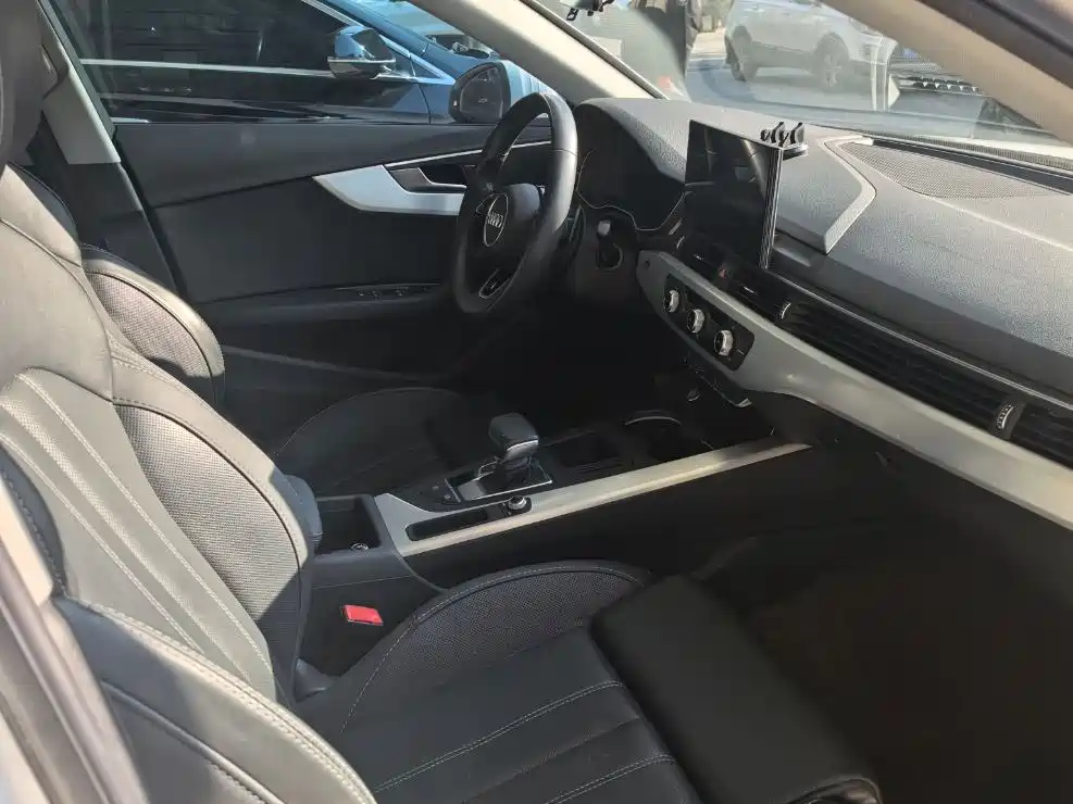 Audi A4L 2022 40 TFSI Luxury Elegance фото 7