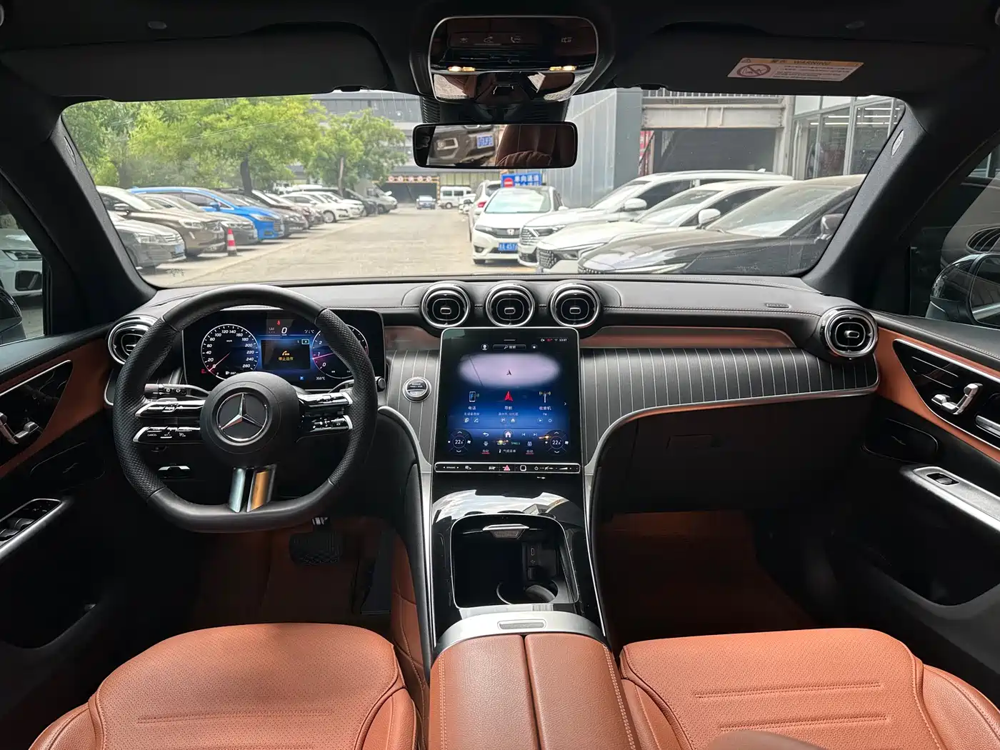 Mercedes-Benz GLC 2023 Facelift GLC 300 L 4MATIC Sport 5-Seater фото 5