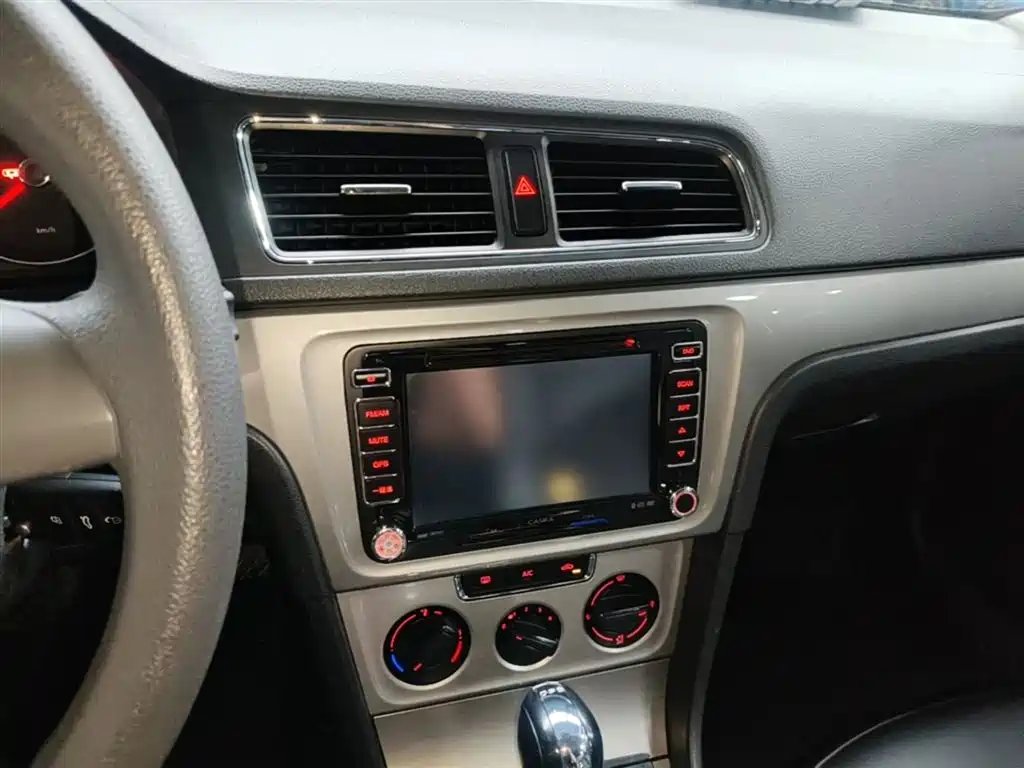 Volkswagen Lavida 2013 Facelift 1.4TSI DSG Comfort фото 13