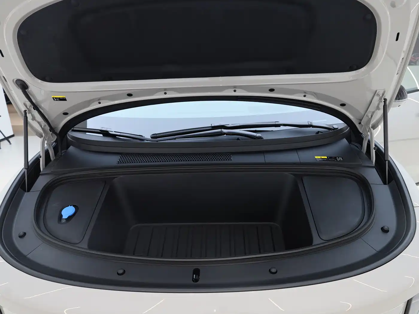 Фото 21 - Li Auto i6