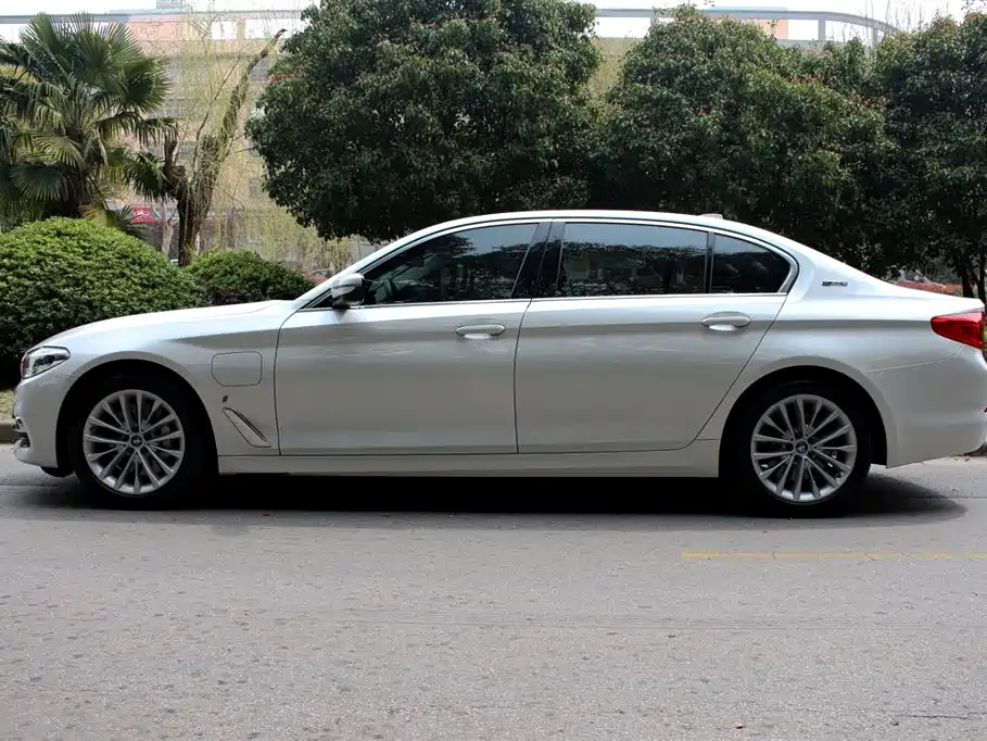 BMW 5 SERIES NEW ENERGY