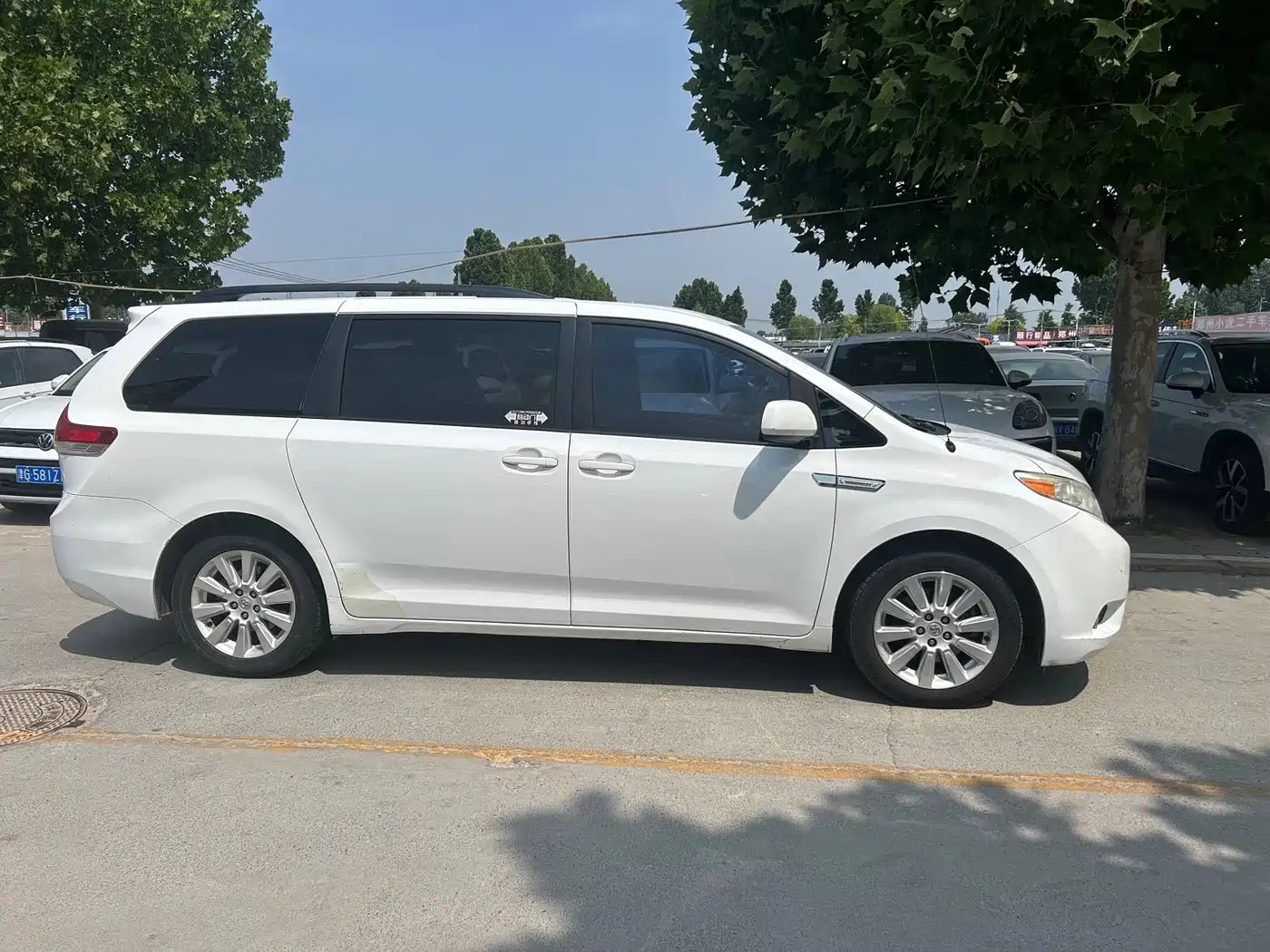 Toyota Sienna 2013 3.5L 4WD Automatic фото 3