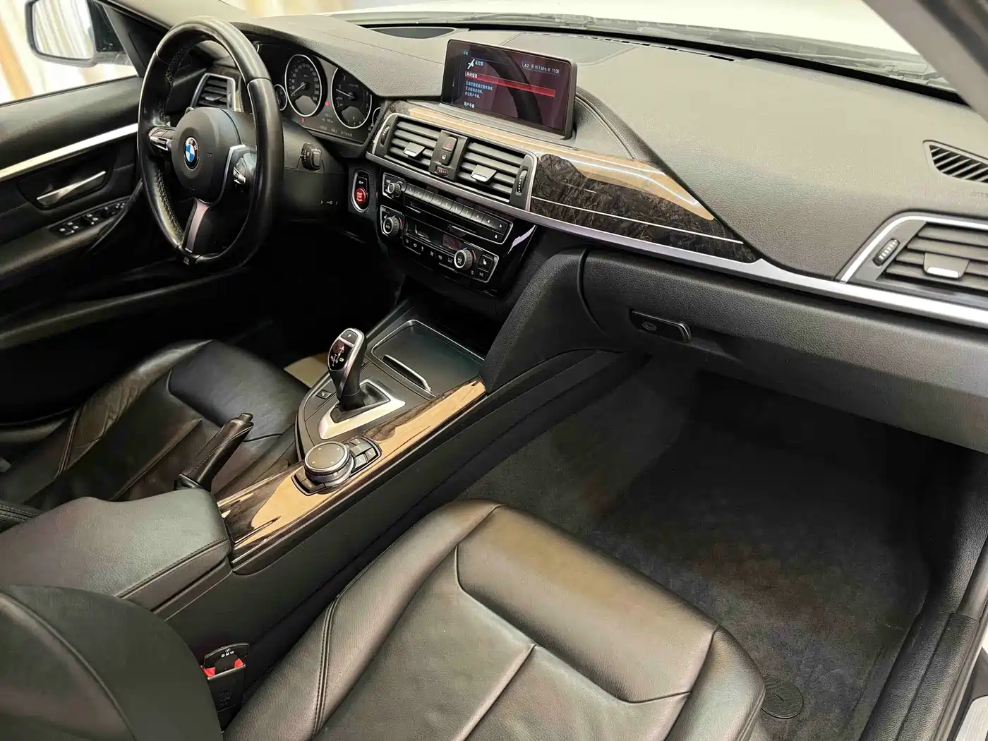 BMW 3 Series 2017 330Li M Sport фото 22