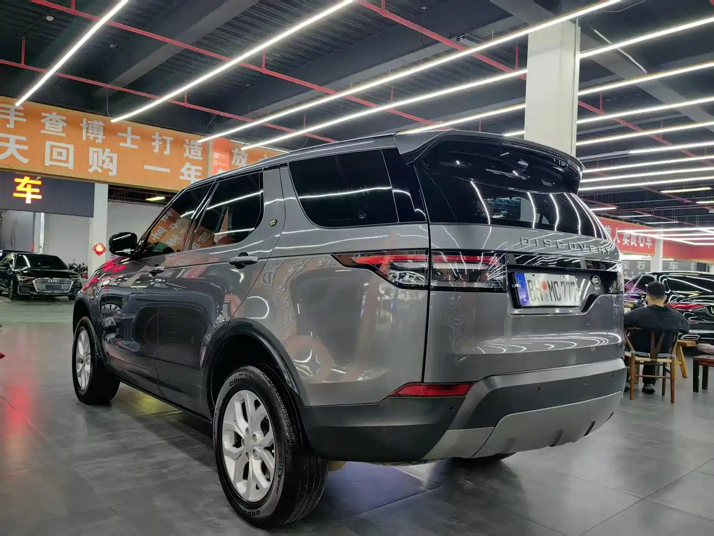 Land Rover Discovery 2017 3.0 SC V6 SE фото 13