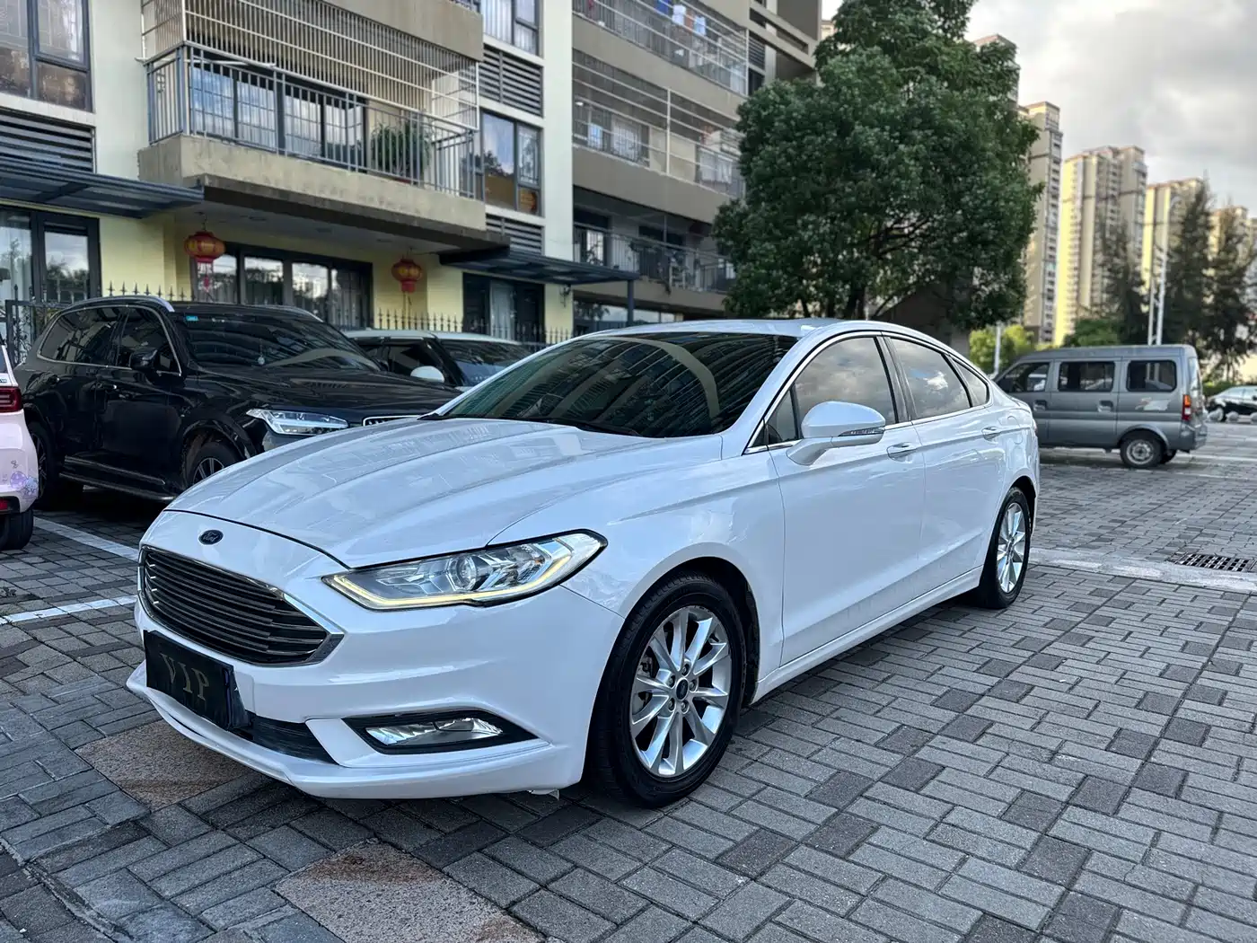 Фото 1 - Ford Mondeo