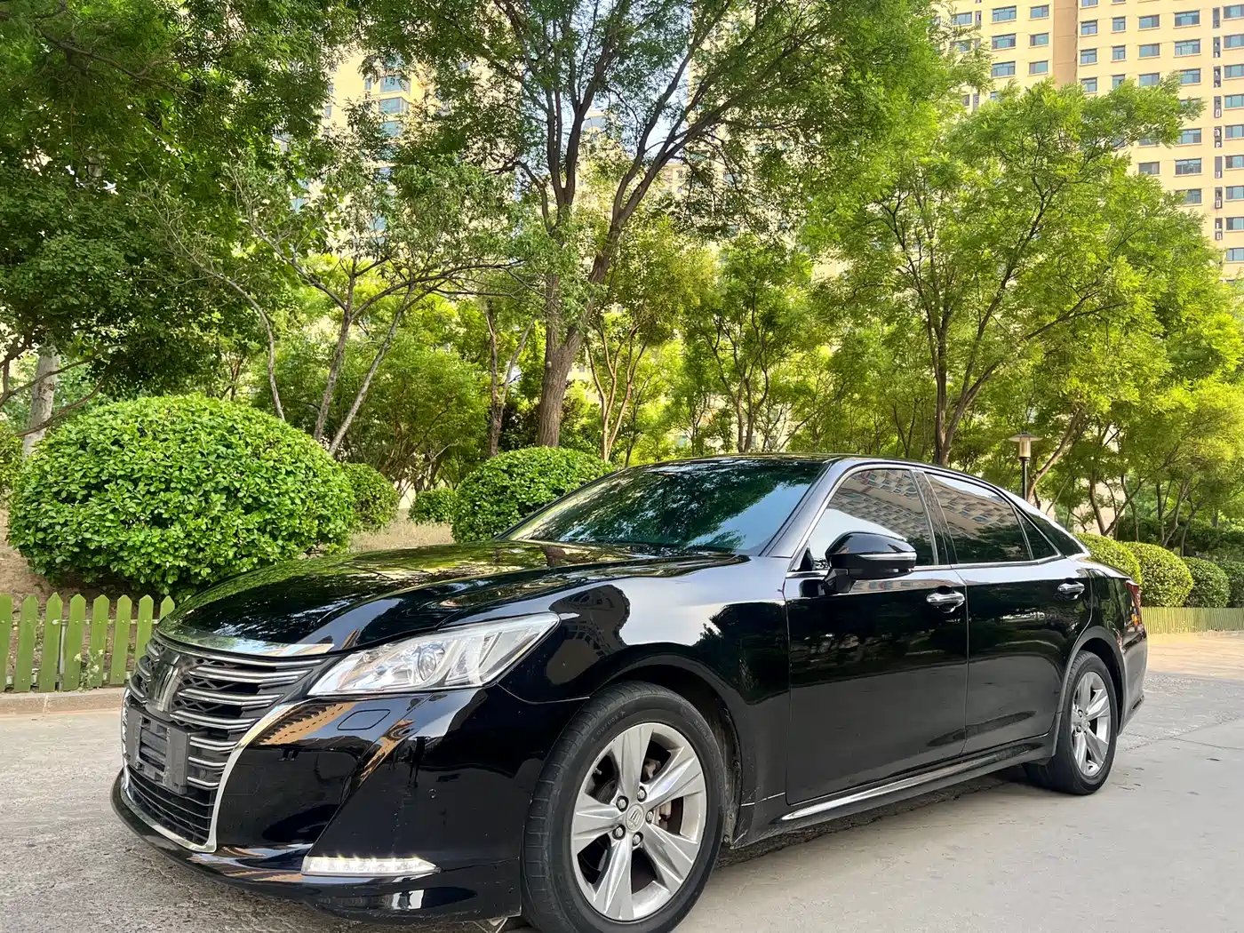 Toyota Crown 2015 2.0T Fashion