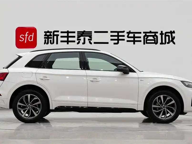 Audi Q5L 2023 40T Luxury Dynamic фото 3