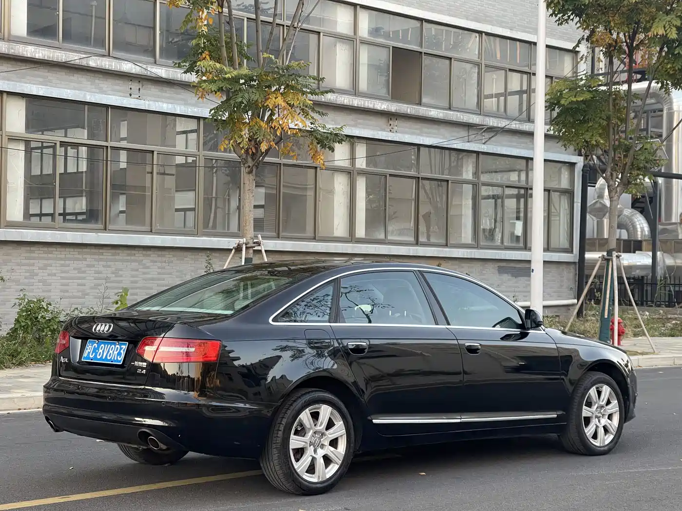 Фото 4 - Audi A6L