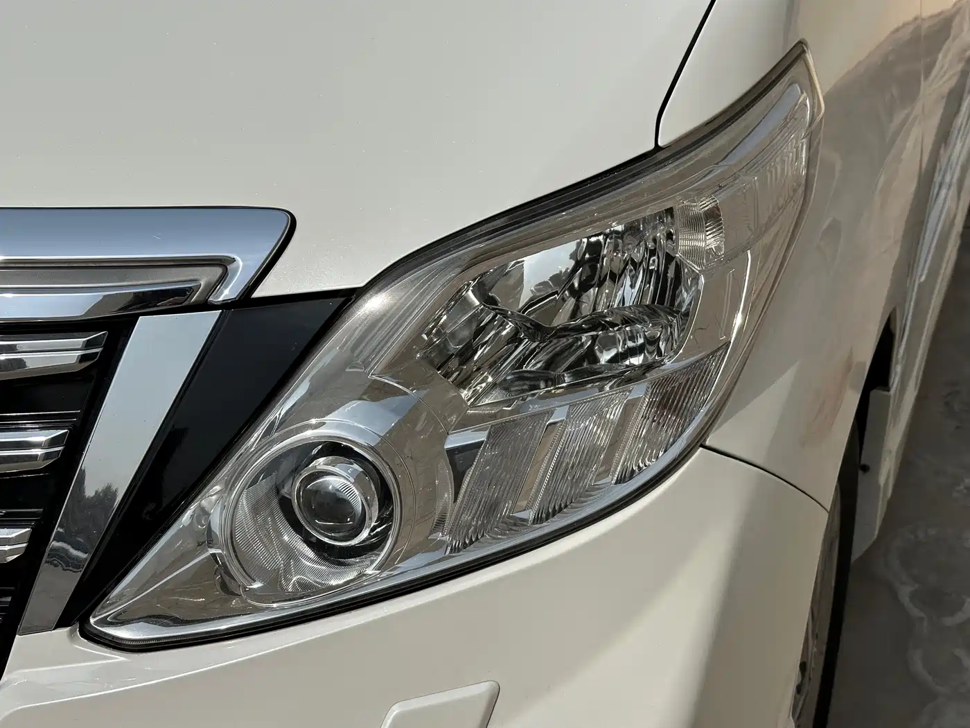Toyota Alphard 2012 3.5L Luxury Edition фото 16