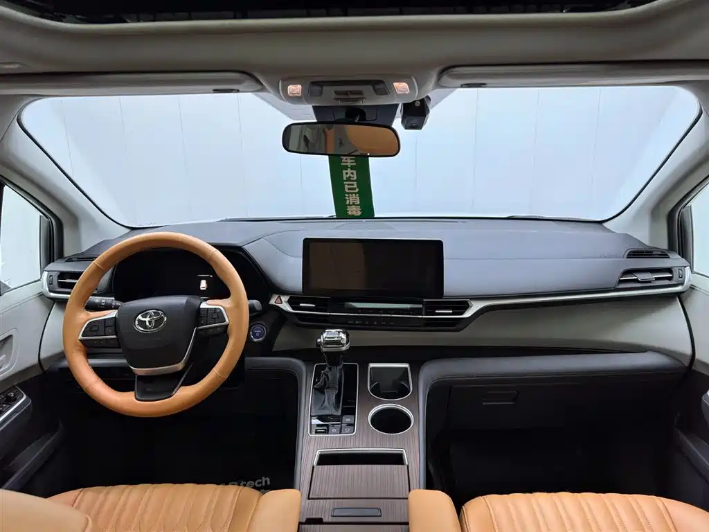 Toyota Sienna 2023 2.5L Hybrid Comfort Edition фото 19