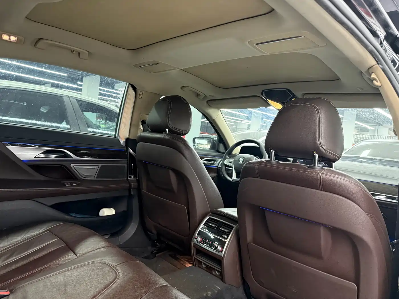BMW 7 Series 2016 730Li Leading фото 10