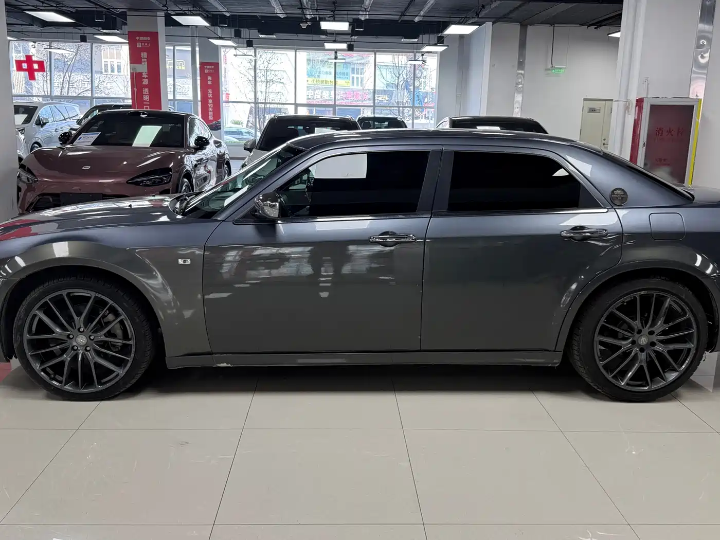 Chrysler 300C (Import) 2004 2004 Model 5.7 V8