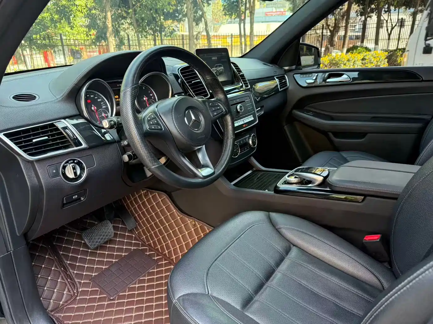 Mercedes-Benz GLS 2017 GLS 400 4MATIC Luxury фото 7