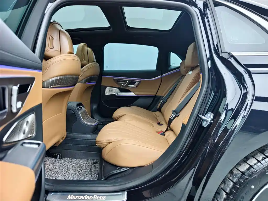 Mercedes-Benz E-Class 2024 E 300 L Premium Sport фото 13
