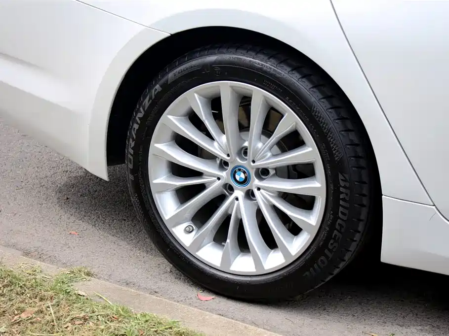 BMW 5 SERIES NEW ENERGY