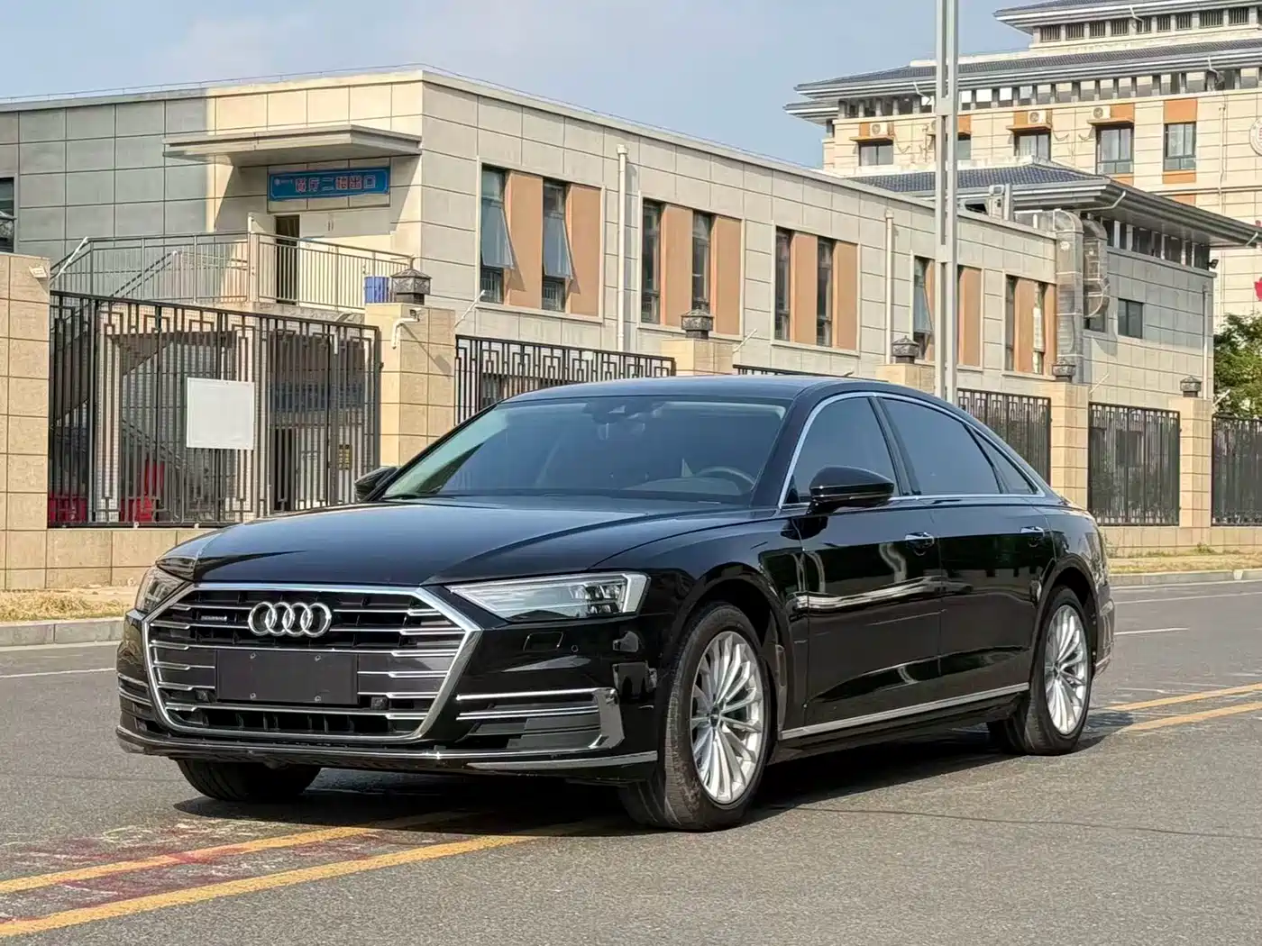 Audi A8 2019 Plus A8L 50 TFSI quattro Comfort фото 12