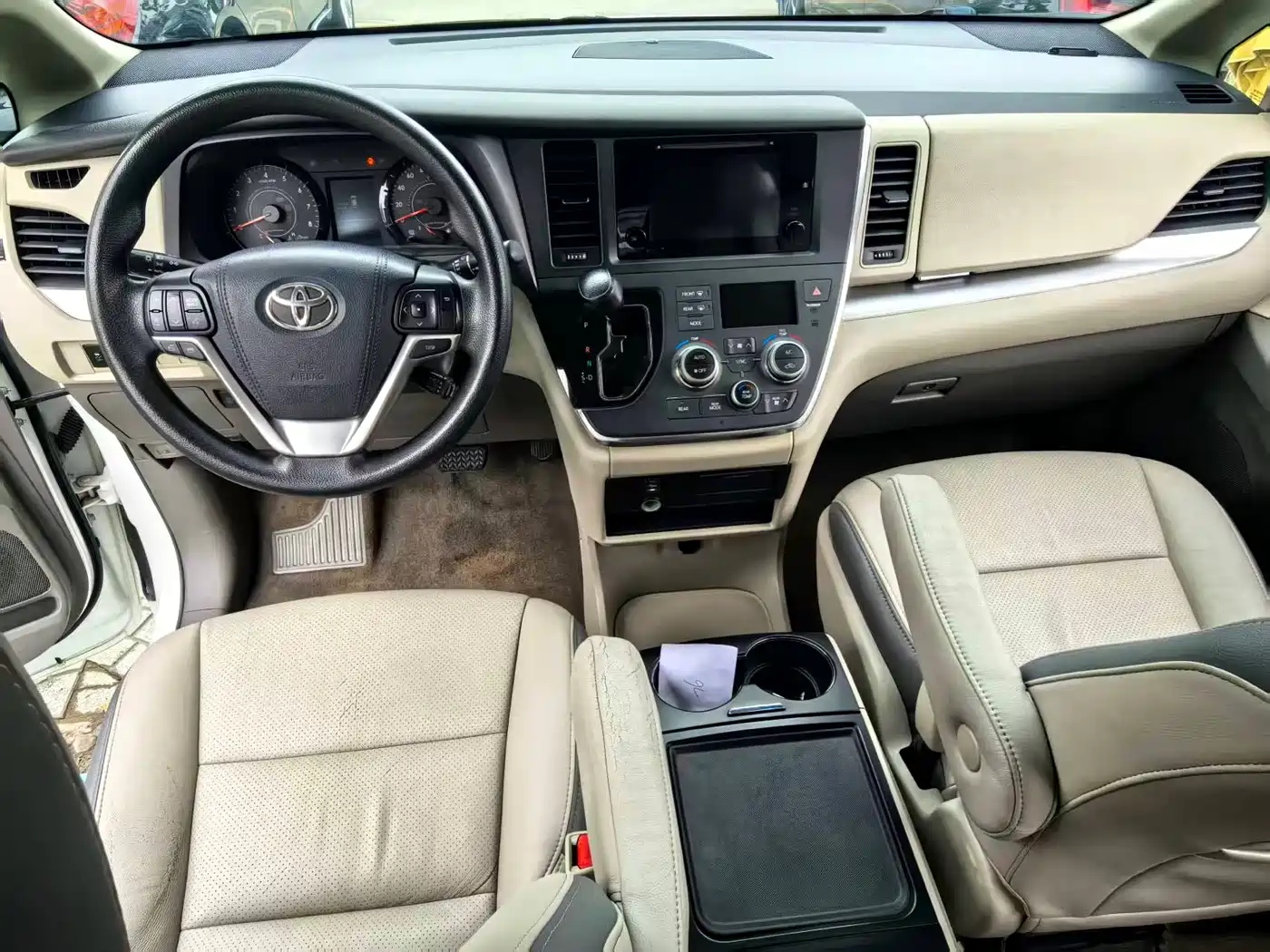 Toyota Sienna 2015 3.5L 4WD L фото 5