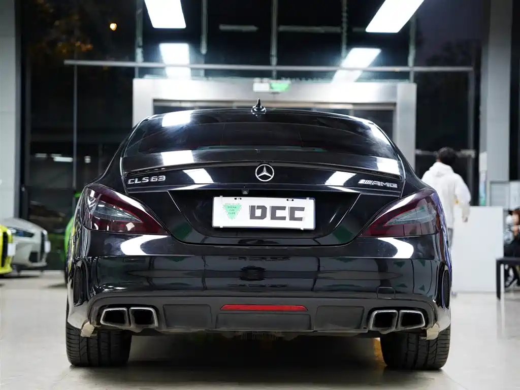 Mercedes-Benz CLS AMG 2015 AMG CLS 63 4MATIC фото 8