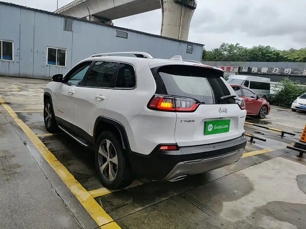 Jeep Cherokee 2021 2020 2.0T 2WD Leading Edition