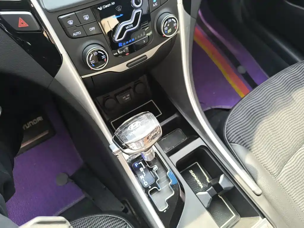 Фото 14 - Hyundai Sonata