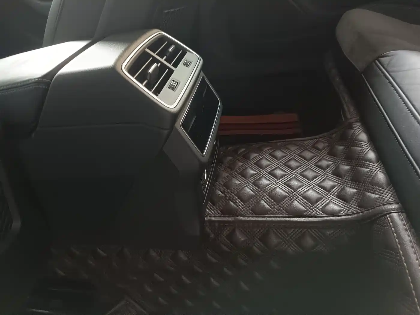 Audi A6L New Energy 2020 55 TFSI e quattro фото 14