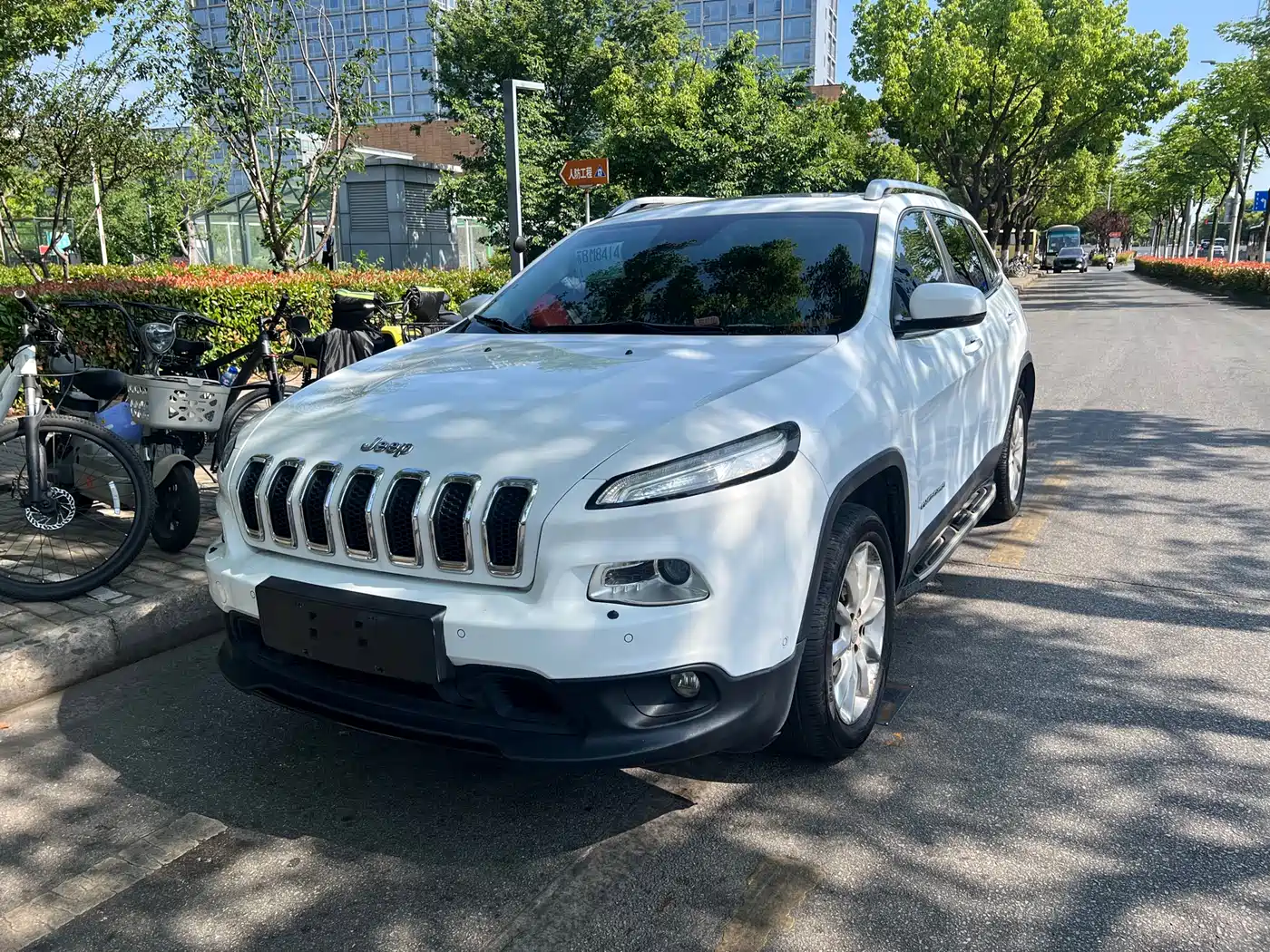 Jeep Cherokee (Import) 2015 2014 2.4L Luxury