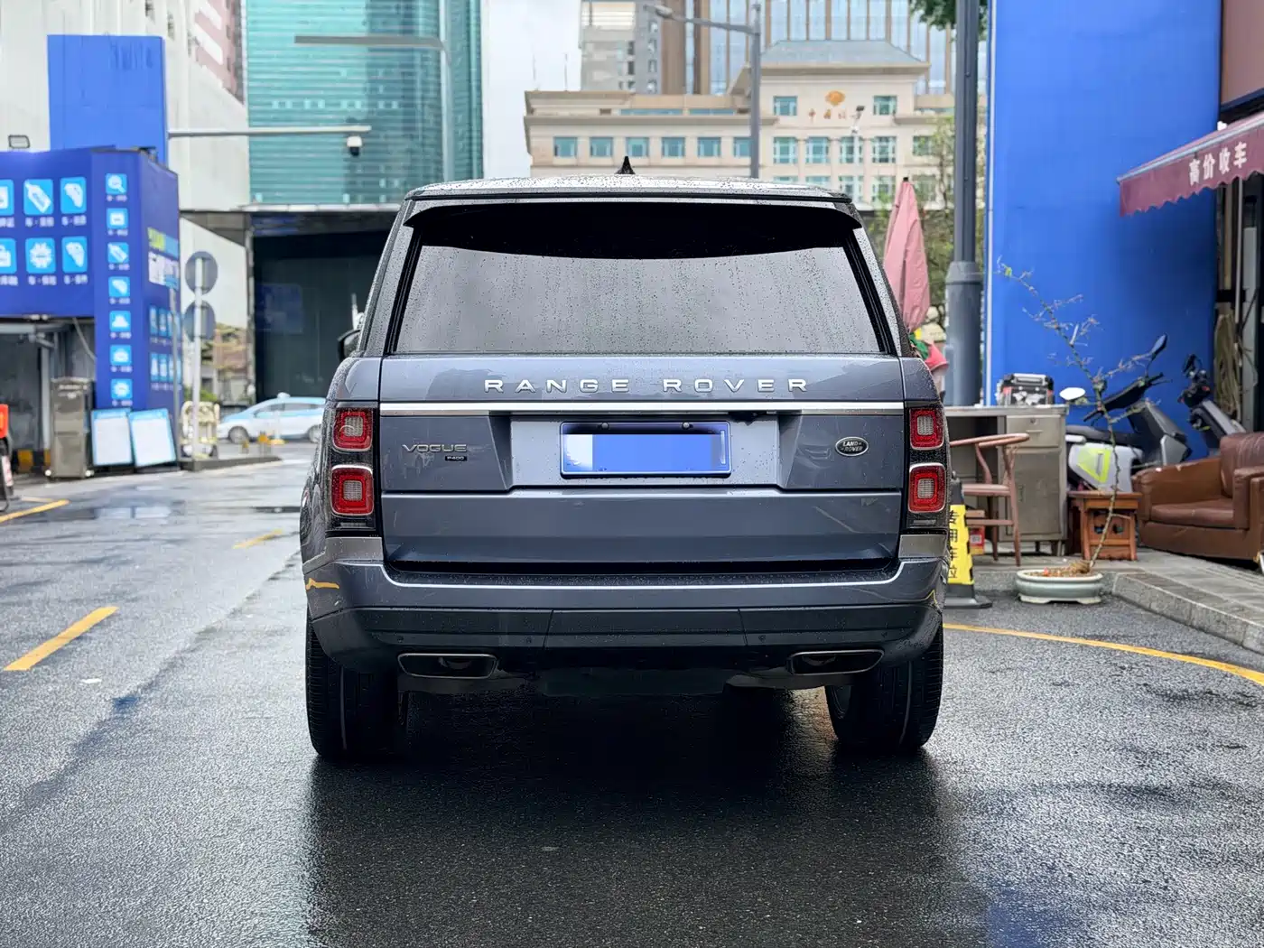 Land Rover Range Rover 2020 3.0 L6 Heritage Extended Edition фото 4