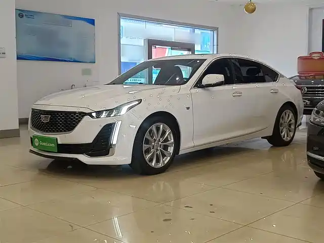Cadillac CT5 28T, Люкс