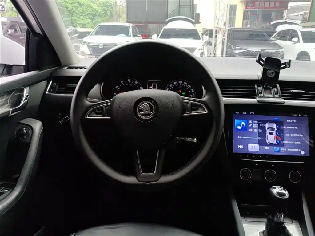 Škoda Octavia 2017 TSI280 DSG ZhiXing фото 11
