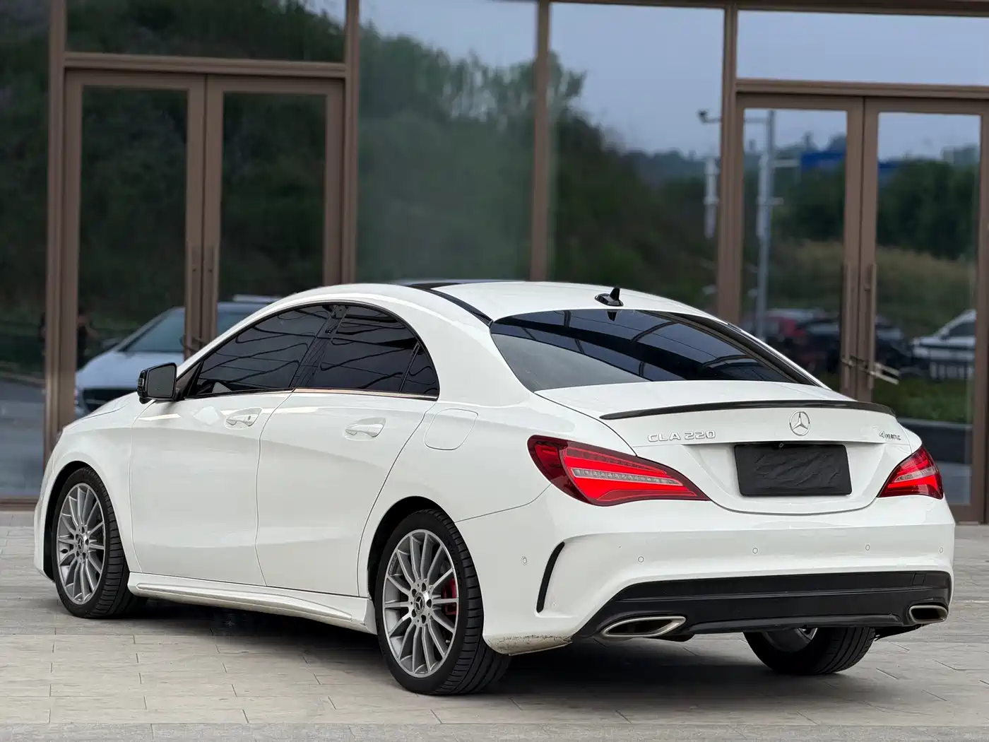 Mercedes-Benz CLA (Import) 2018 CLA 220 4MATIC фото 5