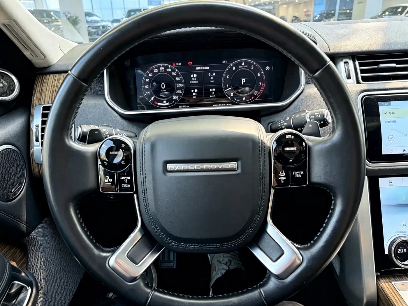Land Rover Range Rover 2018 3.0 SC V6 Golden Age Edition фото 8