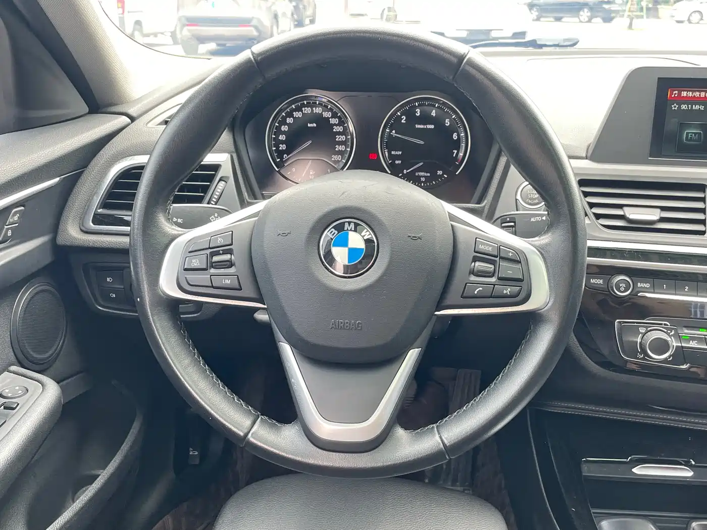 BMW 1 Series 2018 118i Sport Edition фото 25