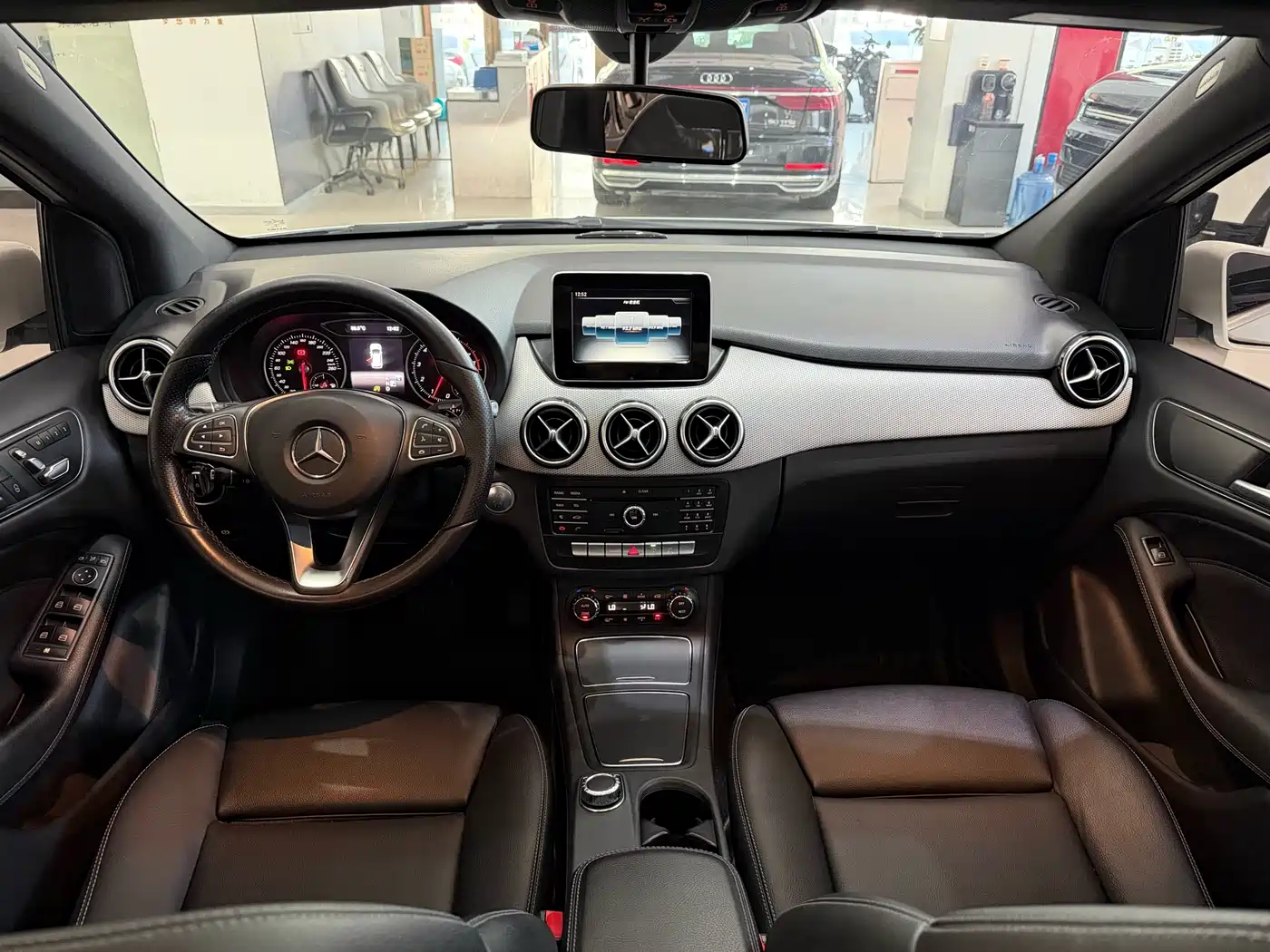 Mercedes-Benz B-Class 2017 B 200 Style фото 7
