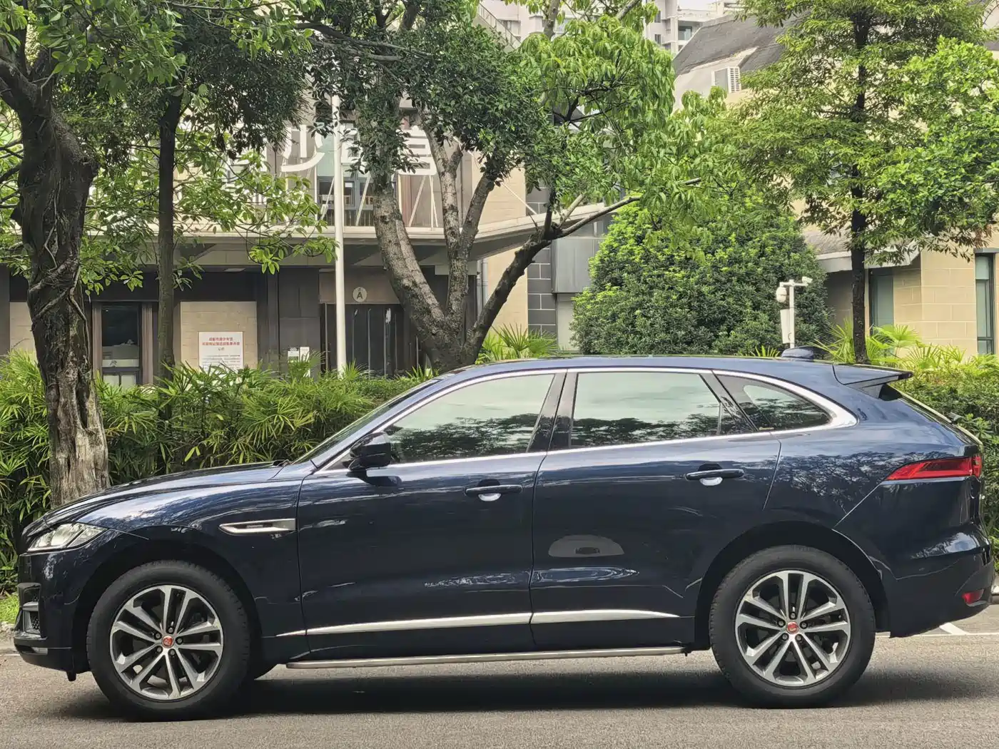 Jaguar F-PACE 2017 2016 3.0 SC 4WD R-Sport
