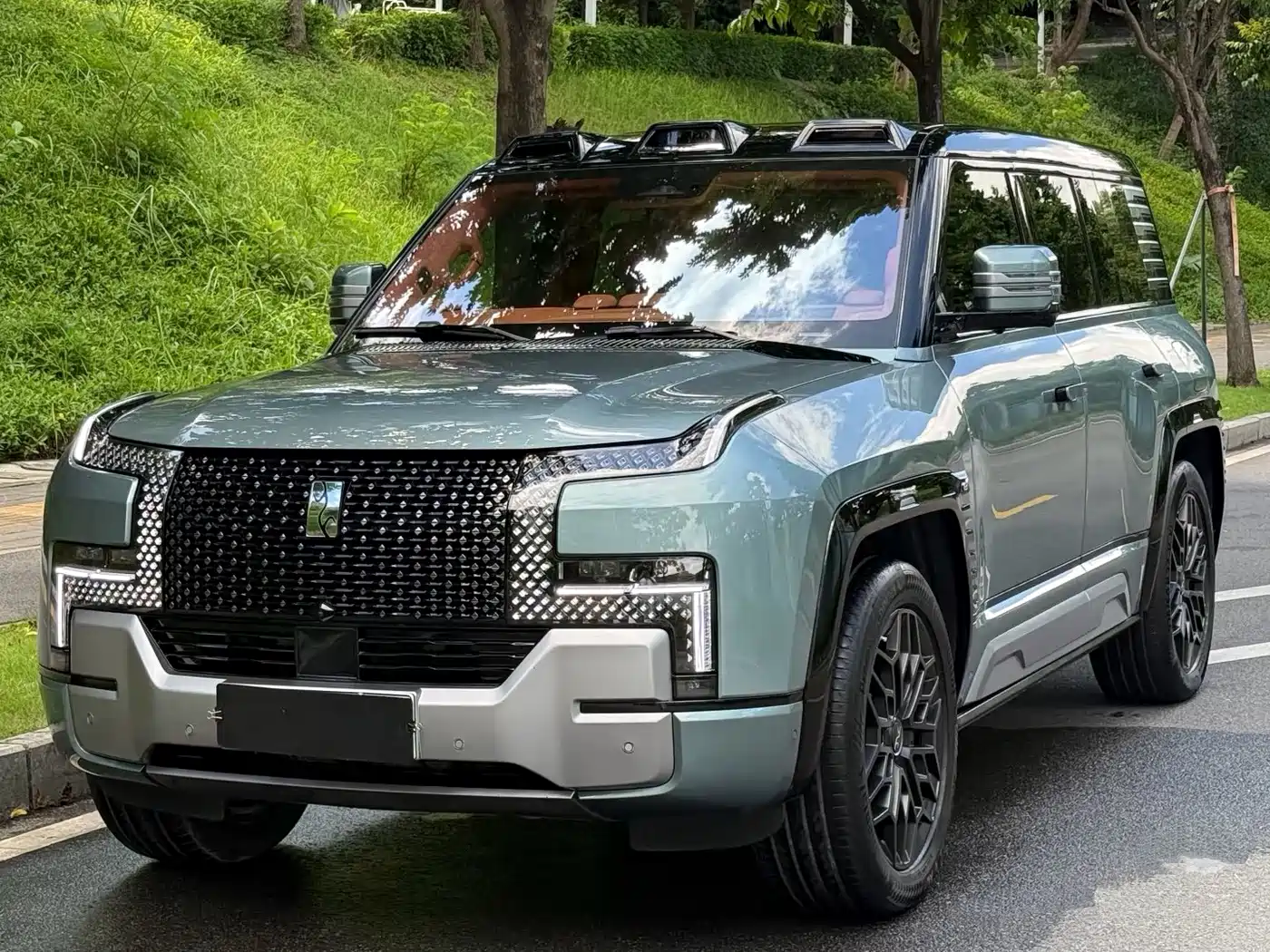 2024 Yangwang U8