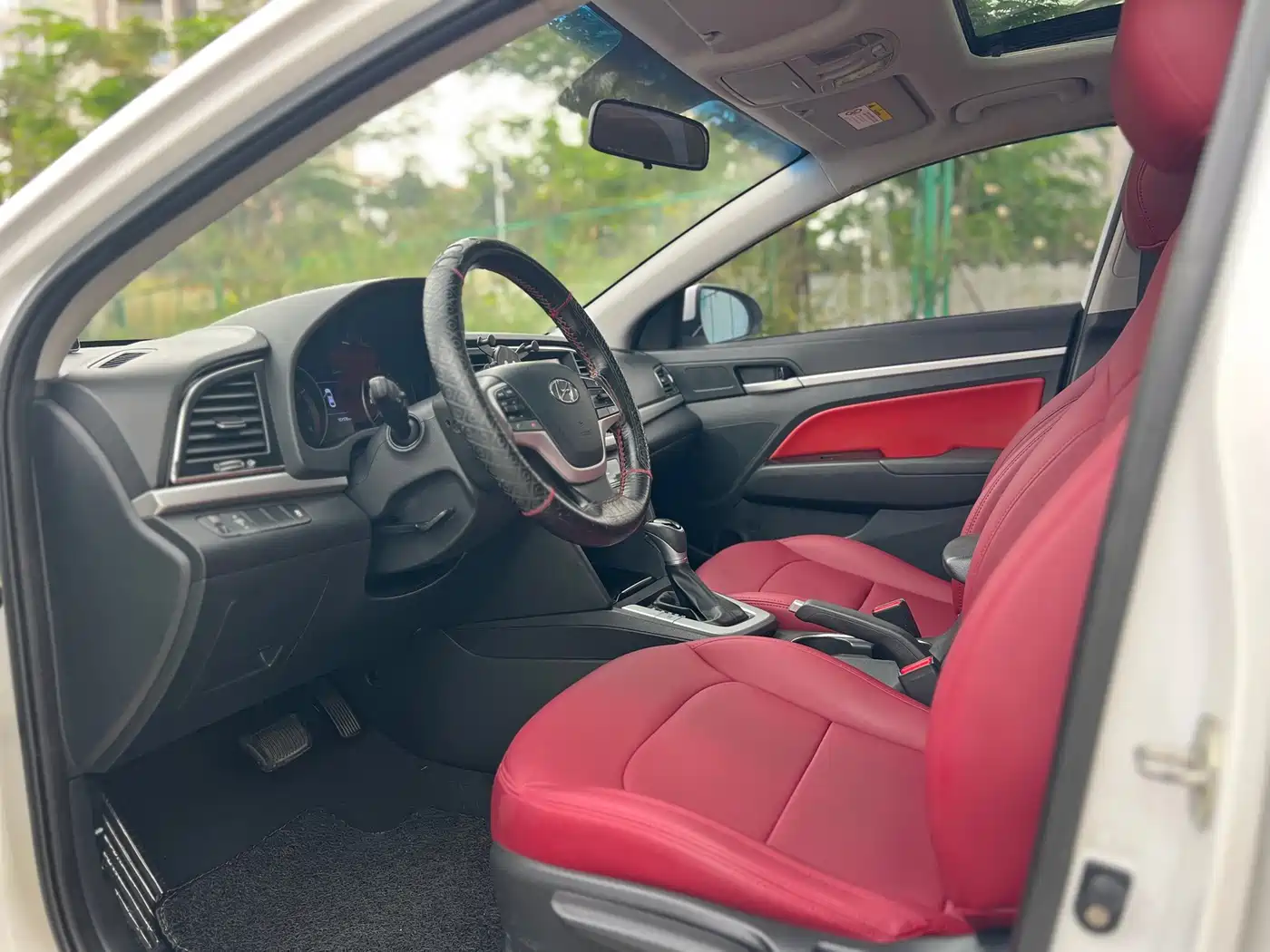 Hyundai Elantra 2016 Model 1.6L Automatic Smart Elite фото 4