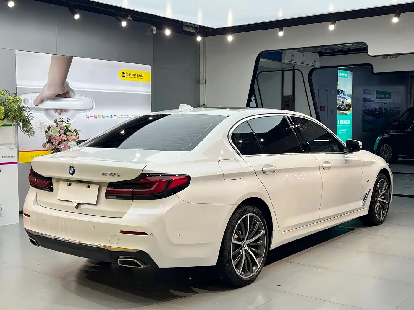 BMW 5 Series 2021 530Li Premium Luxury Package фото 20