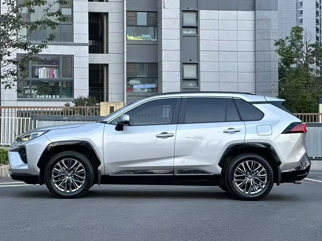 Toyota Wildlander 2025 2024 2.0L CVT 2WD Luxury PLUS Edition