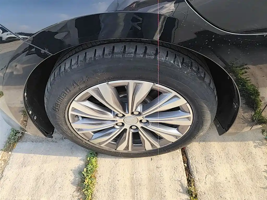 Hongqi E-QM5 2022 431km Charging Enjoyment Edition фото 23