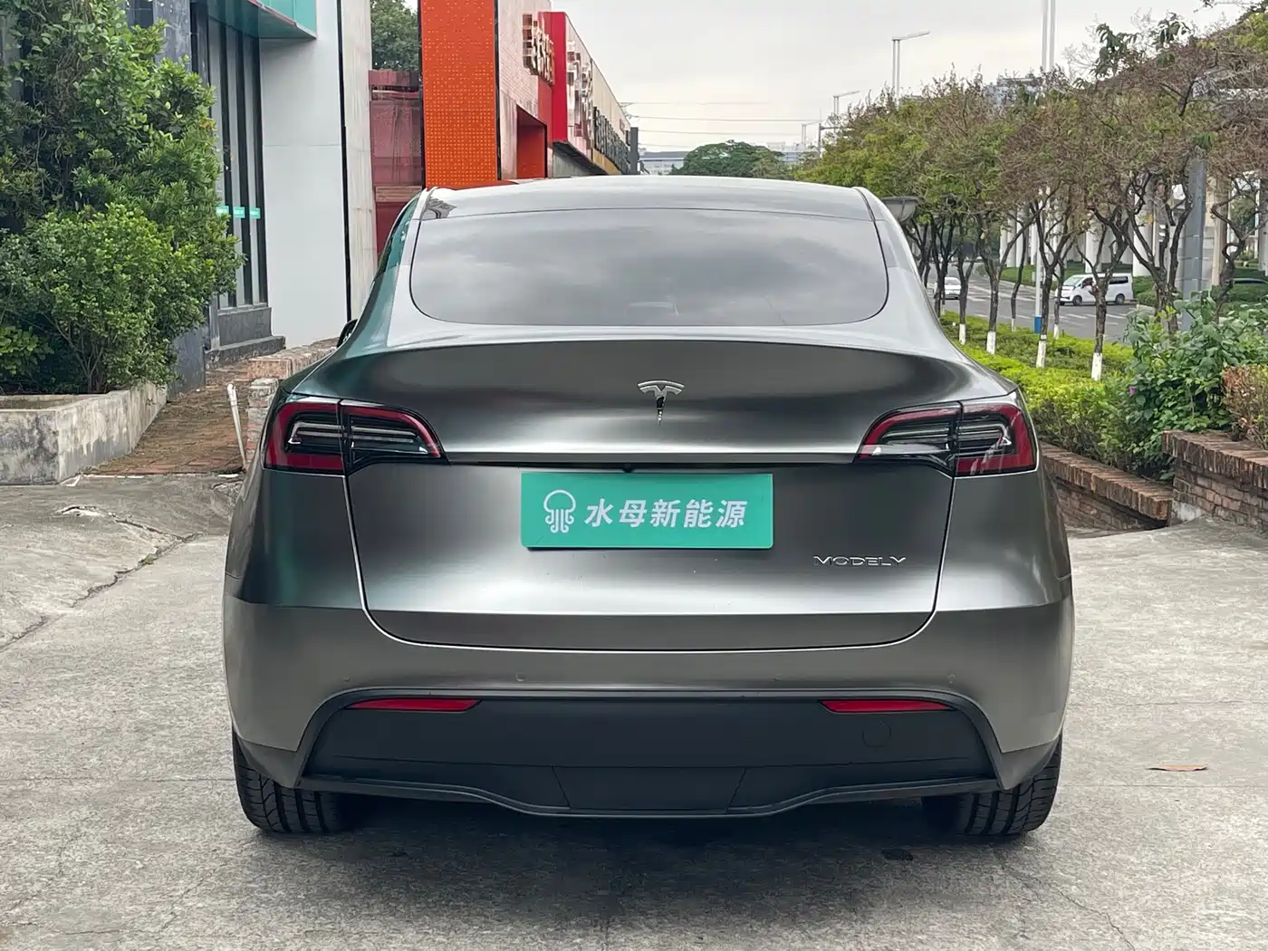 TESLA MODEL Y