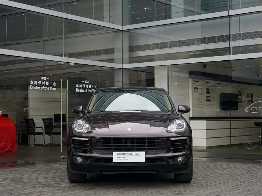 Porsche Macan 2016 Macan 2.0T фото 2