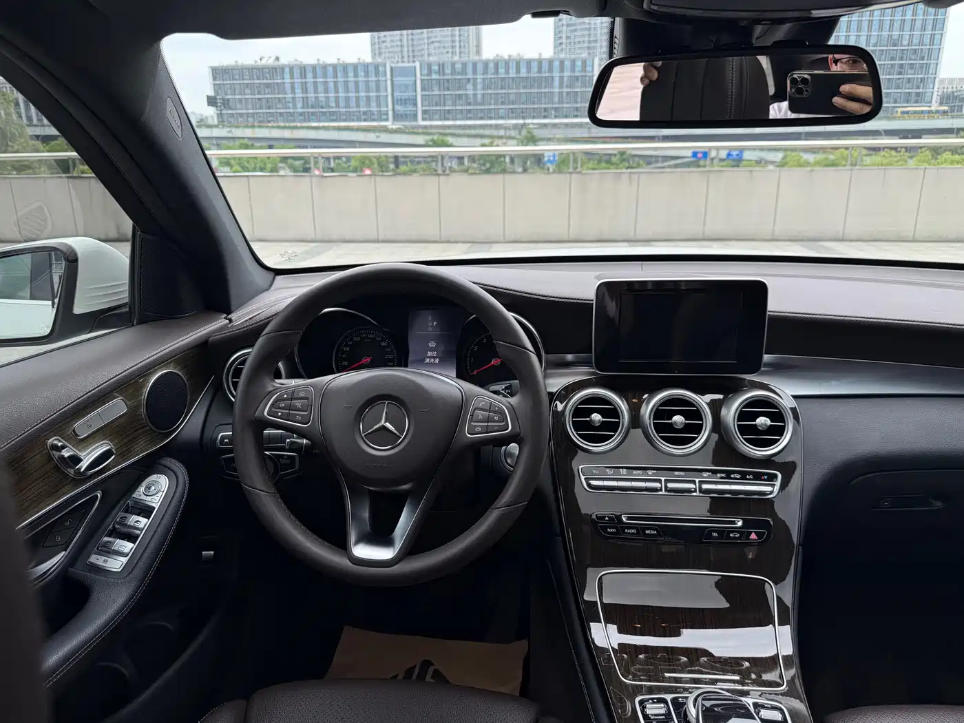 Mercedes-Benz GLC 2017 GLC 260 4MATIC Luxury фото 11