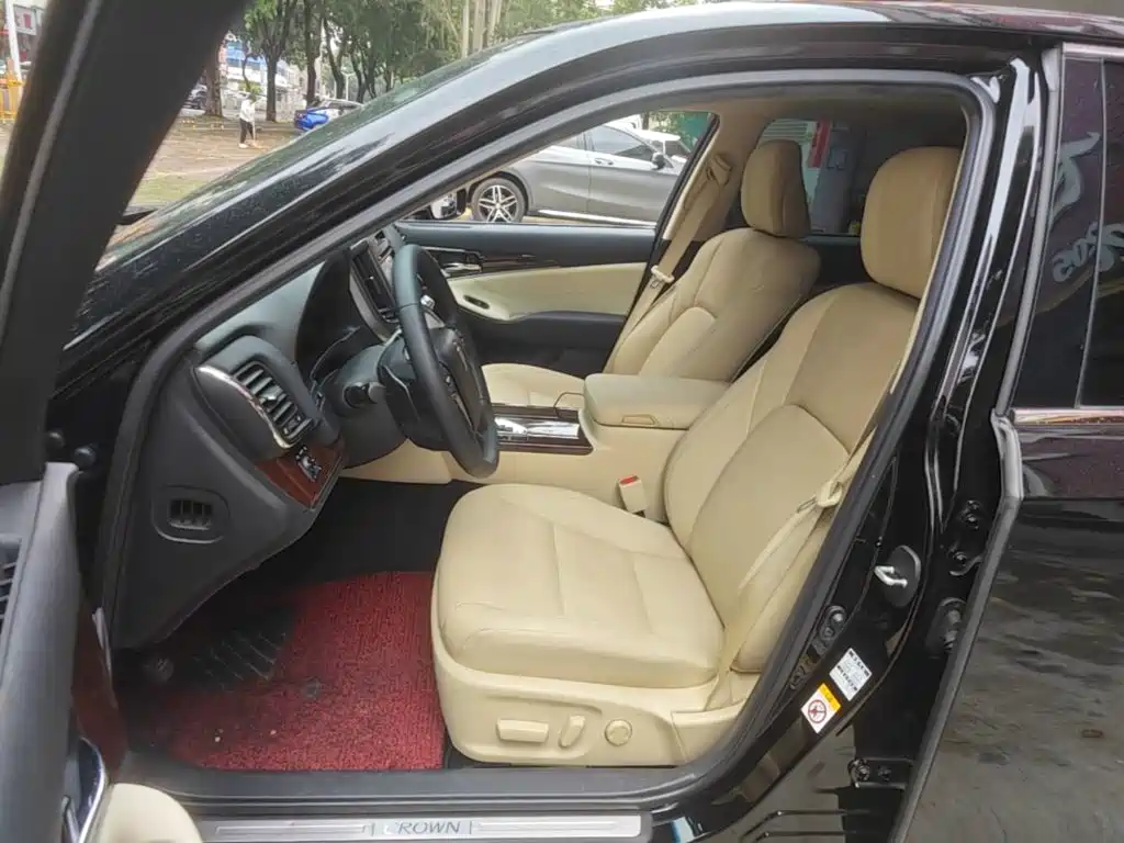 Toyota Crown 2019 2018 2.0T Fashion Edition