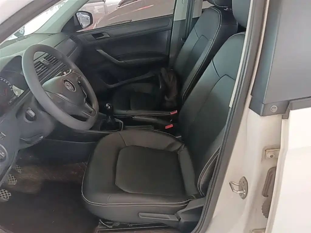 Volkswagen Santana 2016 1.6L Manual Trend Edition фото 15